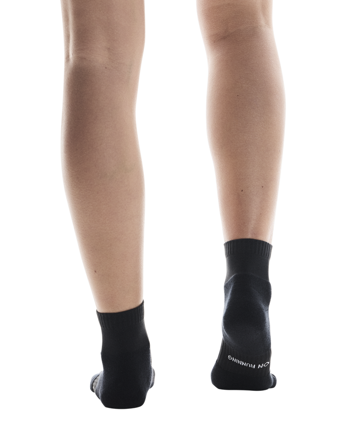 On Core Run Socks Mid (2pk)