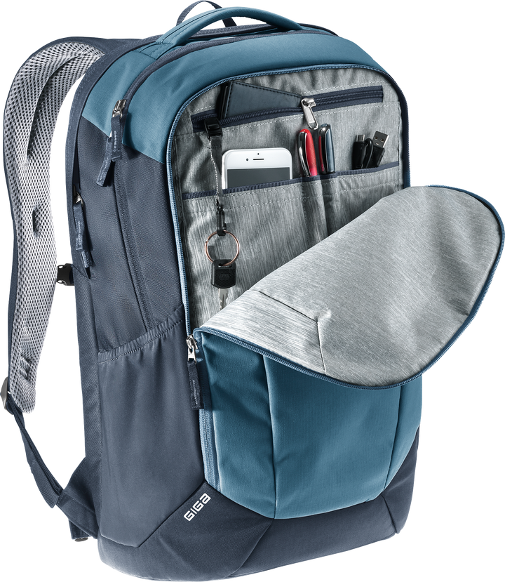 Deuter Giga 28L Travel Pack
