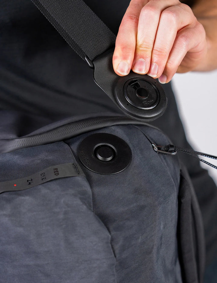 Matador x Carryology Redeye 24 Black Edition (Limited Edition)